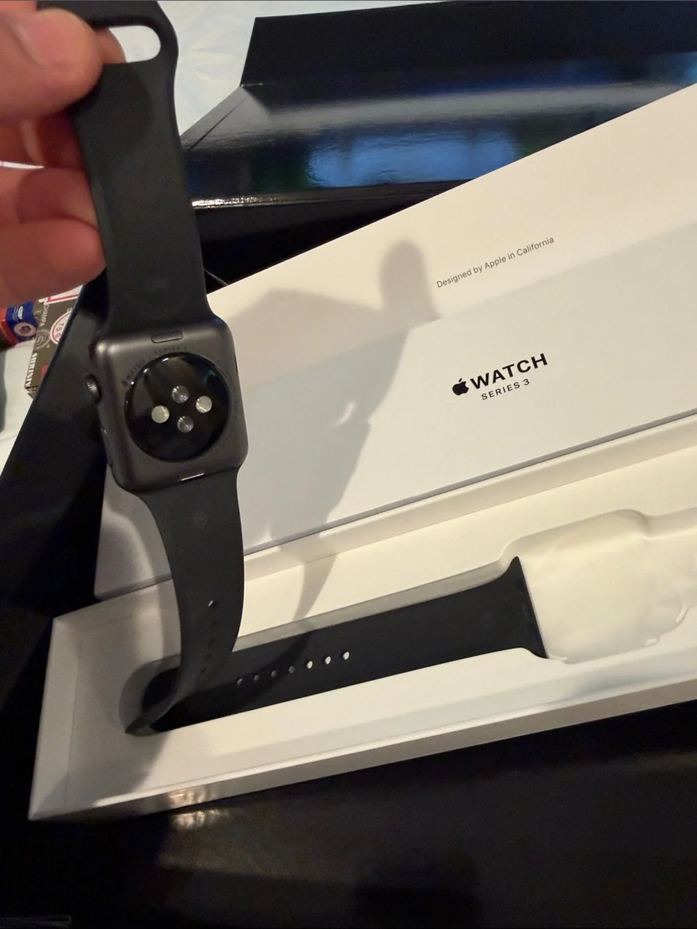 42 mm space Gray aluminum Apple Watch Series 3 Black Sport Band